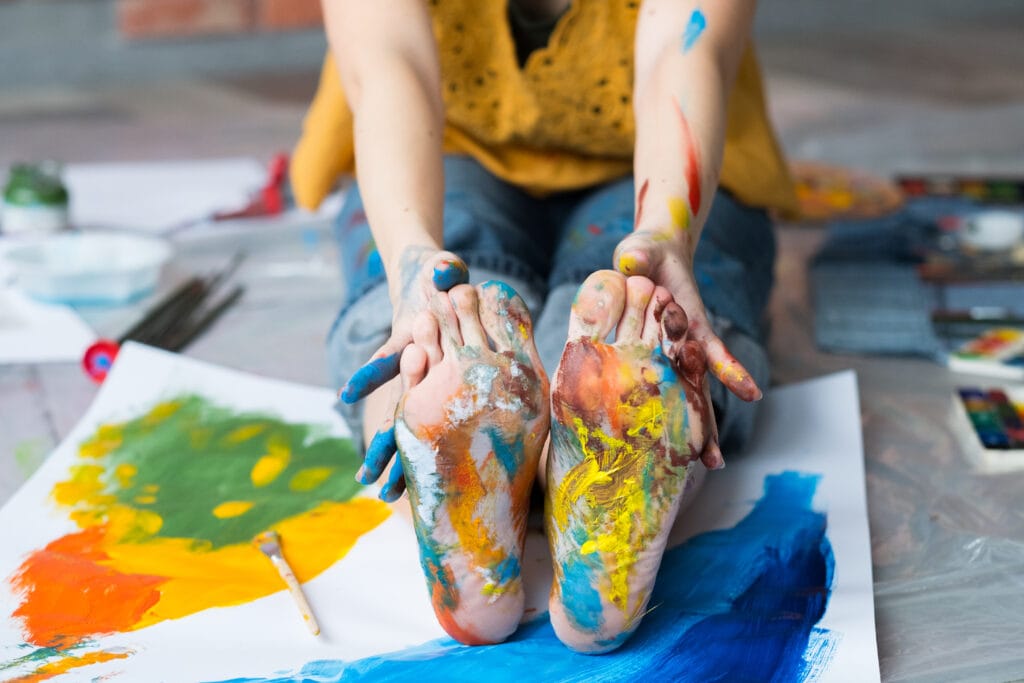 Art therapy and painting - Level Up Wellness Group art therapy, Alberta, Canada, color paint